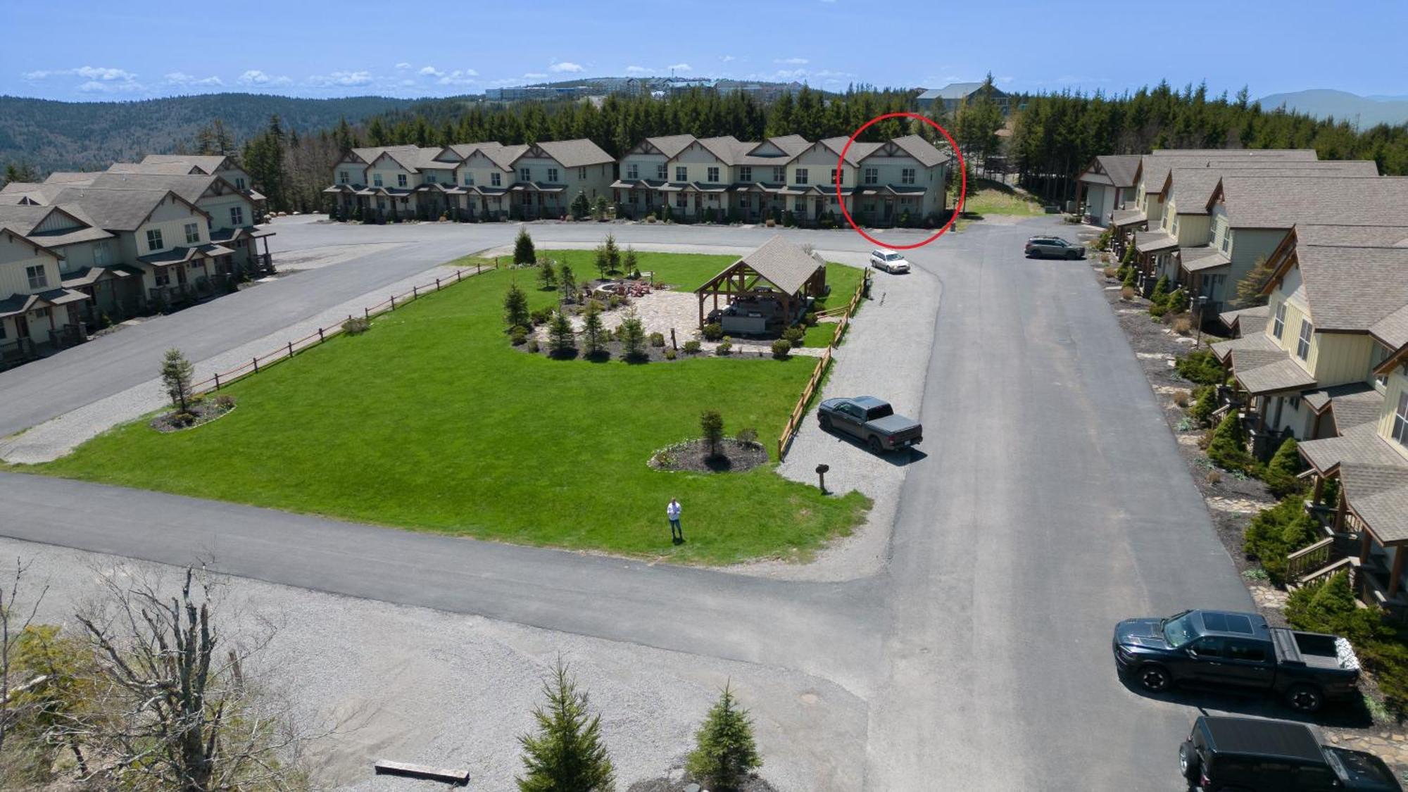 Bbc11 2 Story Townhouse In Black Bear Crossing With Slope Access Сноушу Екстериор снимка